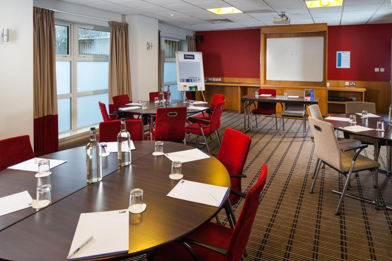 Holiday Inn Express Swindon West By Ihg Exterior photo