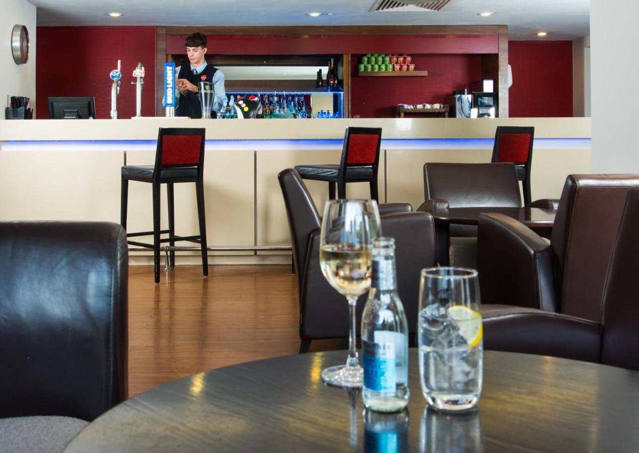 Holiday Inn Express Swindon West By Ihg Exterior photo